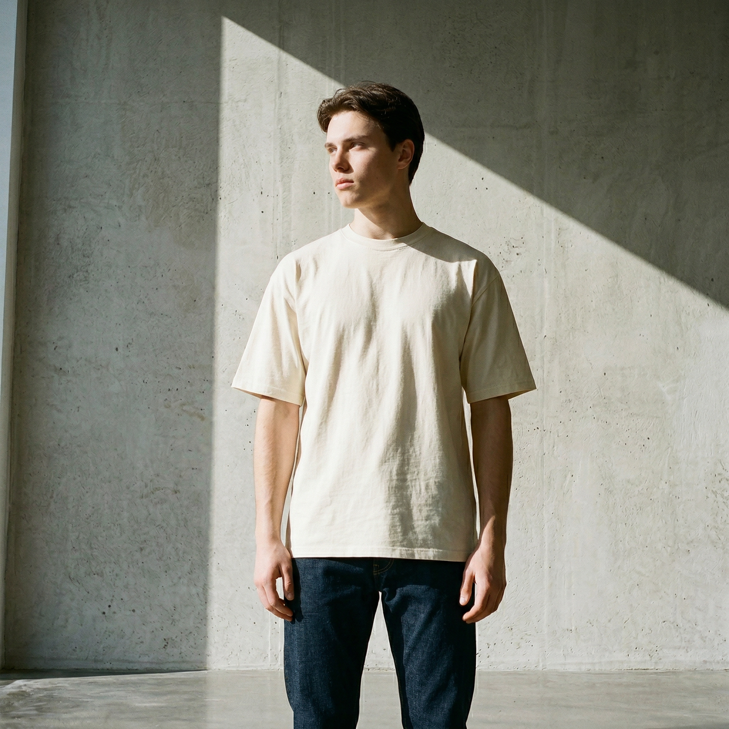 RIO Standard 240gsm — Blanc cassé — porté homme face